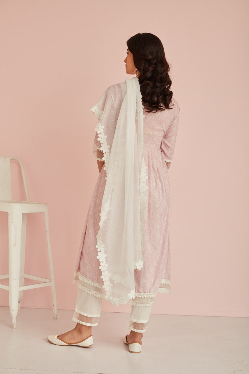 AMAIRA DUPATTA