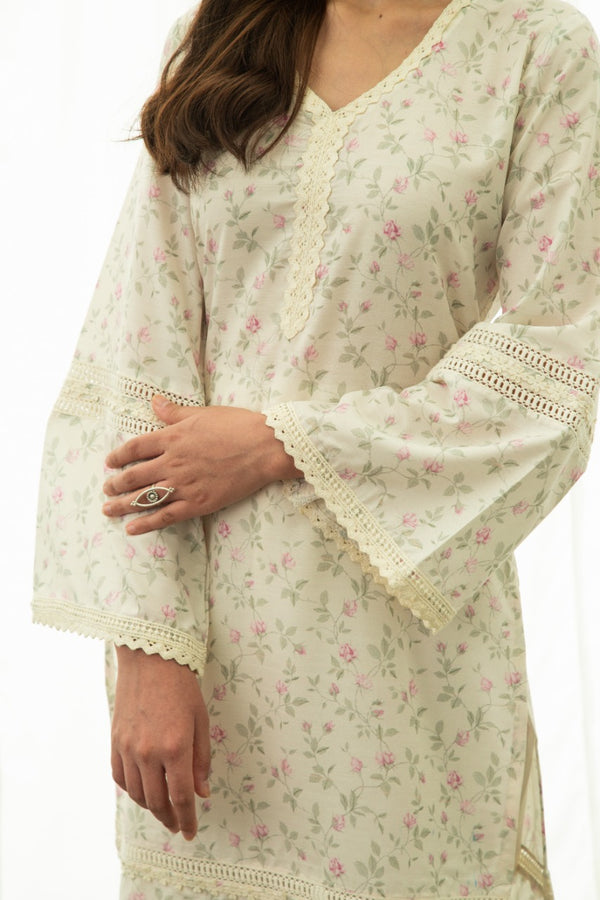 SAIRA KURTA