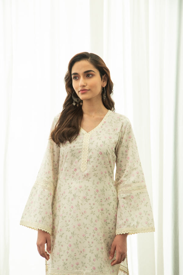 SAIRA KURTA