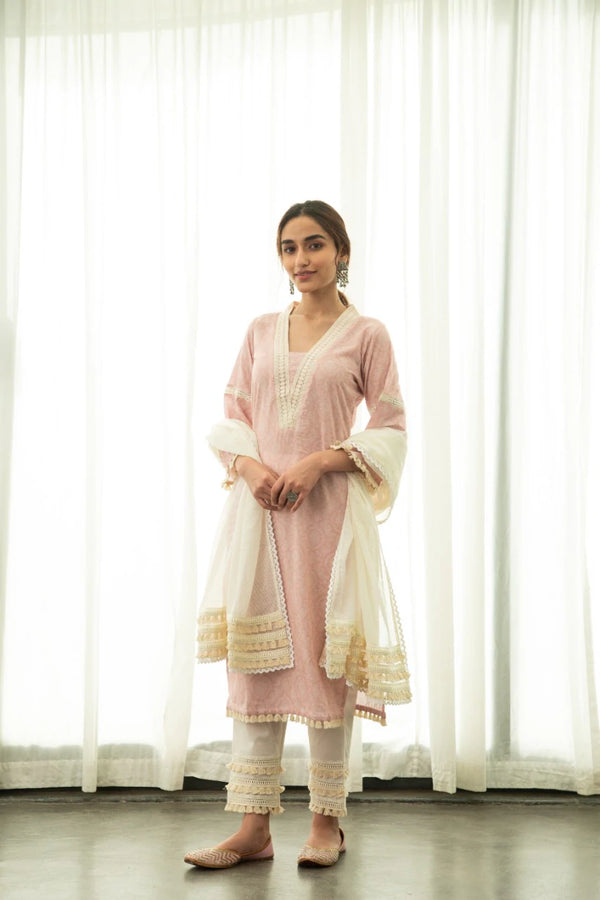 Nitibha Kaul in Isra Kurta Set