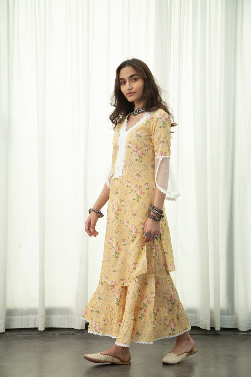 ZOYA SHARARA